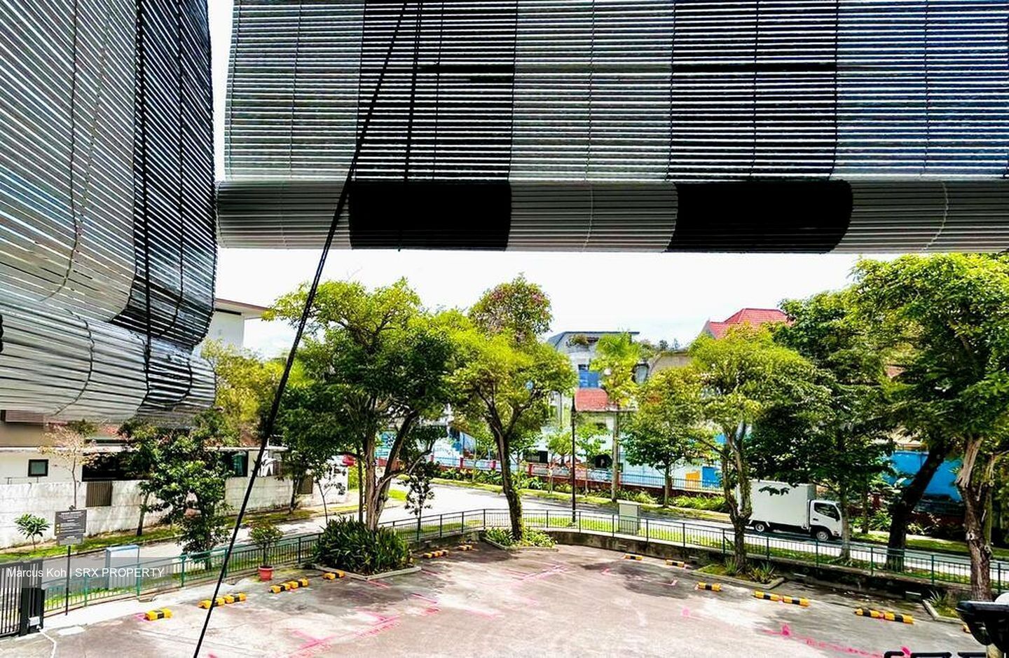 Lucky Court (D16), Apartment #525133381
